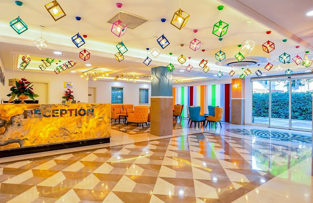 Crystal Club World Of Colours Otel 4*