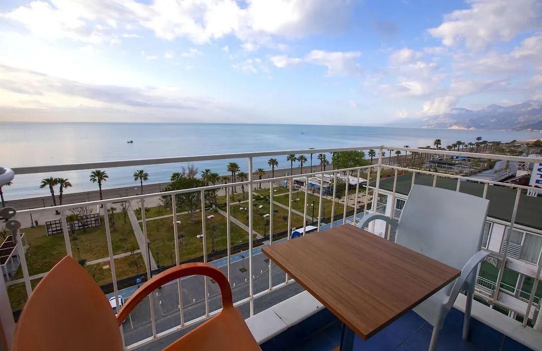 Kristal Hotel
