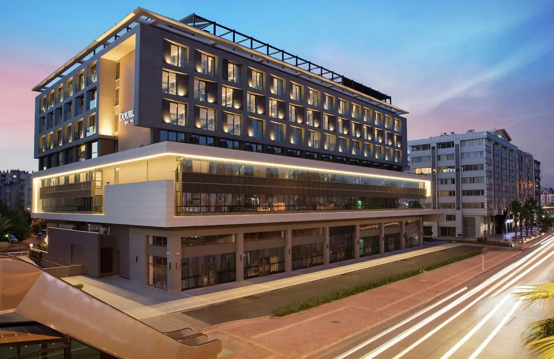 Doubletree By Hilton Centre מלון אנטליה